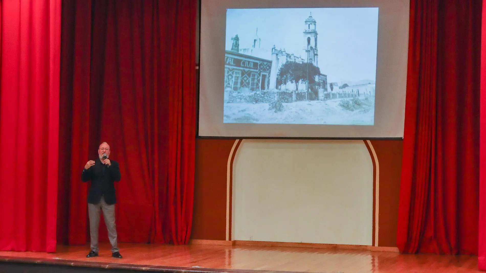 FOTO PRINCIPAL  SJR El evento se llevó a cabo en el Portal del Diezmo